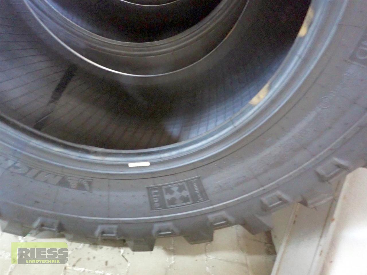 Reifen des Typs Michelin 500/70R24 Michelin BIBLOAD SURFACE 2 Stk., Neumaschine in Homberg (Ohm) - Maulbach (Bild 6)