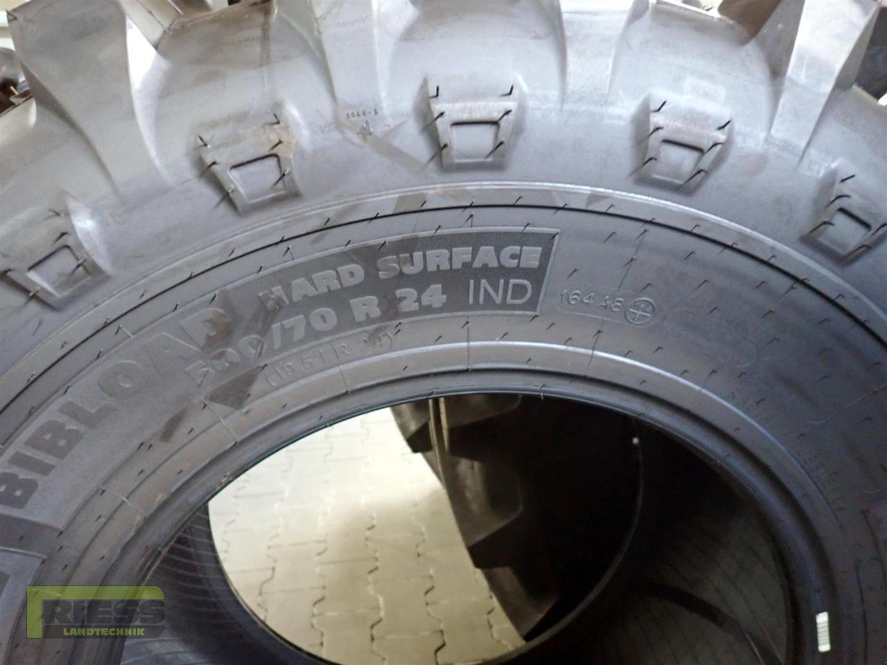 Reifen des Typs Michelin 500/70R24 Michelin BIBLOAD SURFACE 2 Stk., Neumaschine in Homberg (Ohm) - Maulbach (Bild 7)