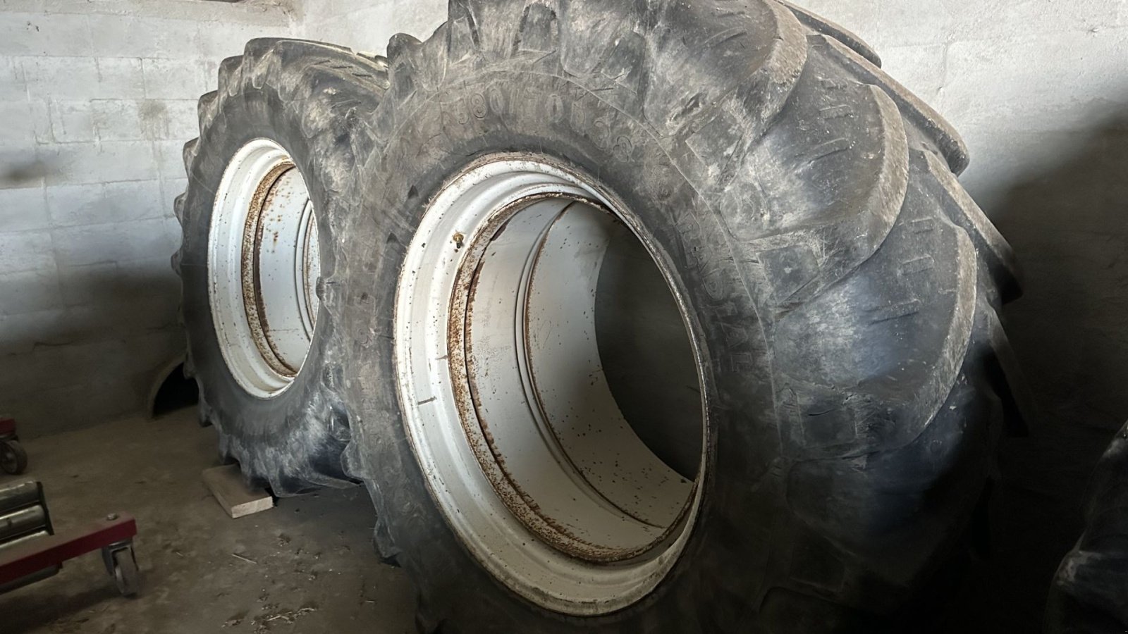 Reifen tip Michelin 580/70x38 og 480/70x28. Der medfølger låse., Gebrauchtmaschine in øster ulslev (Poză 1)