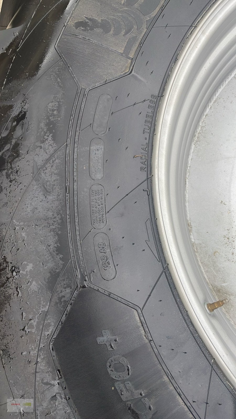 Reifen des Typs Michelin 580/85 R42, Neumaschine in Mengkofen (Bild 12)