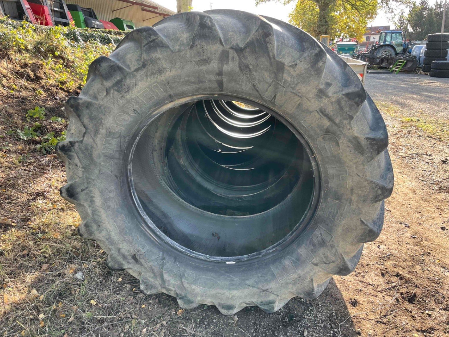 Reifen of the type Michelin 650/65R38, Gebrauchtmaschine in LA SOUTERRAINE (Picture 2)