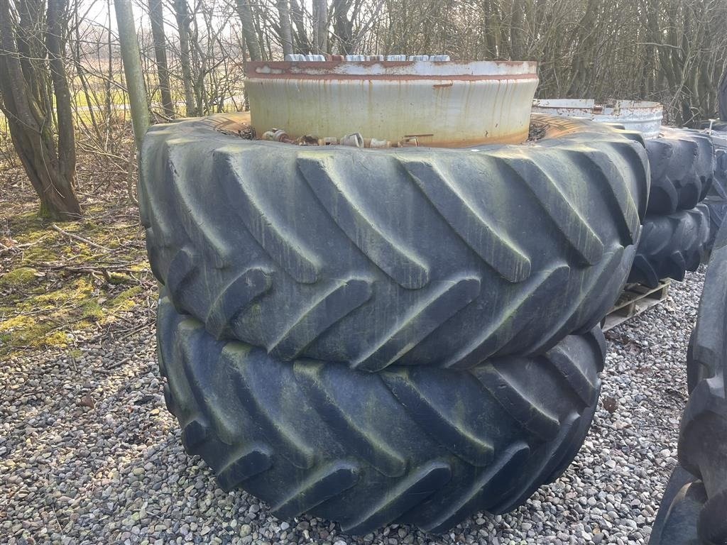 Reifen des Typs Michelin 650/65R42 Sølv med ring og 8 HD+ låse og øjer til traktor, Gebrauchtmaschine in Lintrup (Bild 1)