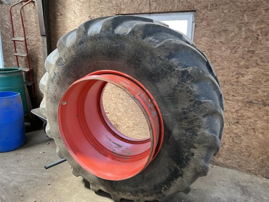 Reifen des Typs Michelin 650/85 R 38 600/70 R 30 forhjul, Gebrauchtmaschine in Borre (Bild 1)