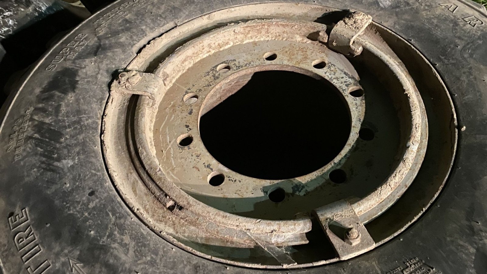 Reifen des Typs Michelin 66x43.00-25 og 48x3100-20, Gebrauchtmaschine in øster ulslev (Bild 5)