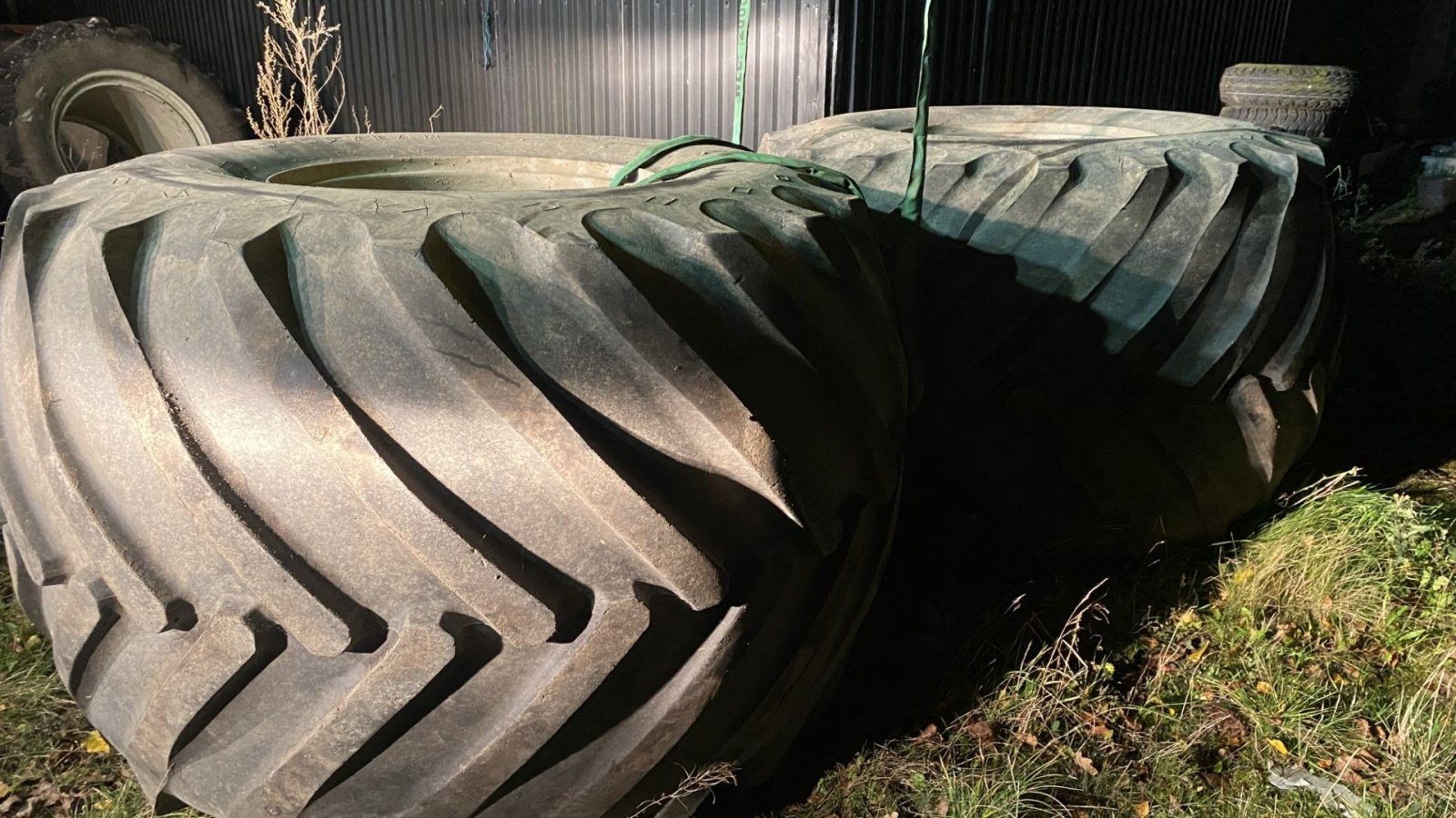 Reifen des Typs Michelin 66x43.00-25 og 48x3100-20, Gebrauchtmaschine in øster ulslev (Bild 1)