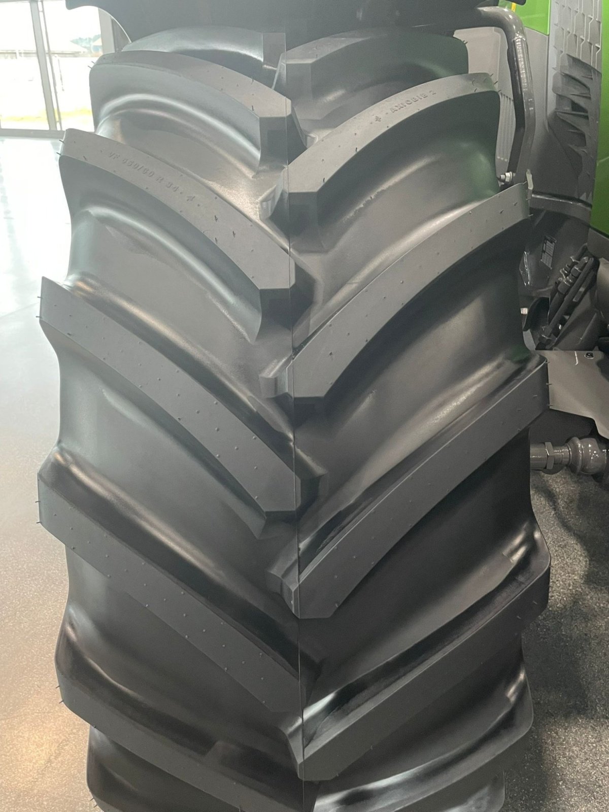 Reifen of the type Michelin 710/75 R42, Neumaschine in Aschheim (Picture 6)