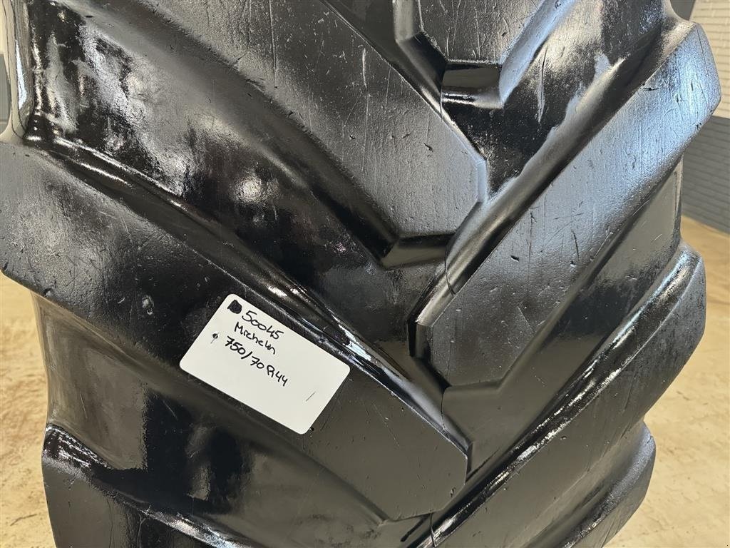 Reifen des Typs Michelin 750/70R44, Gebrauchtmaschine in Haderup (Bild 2)