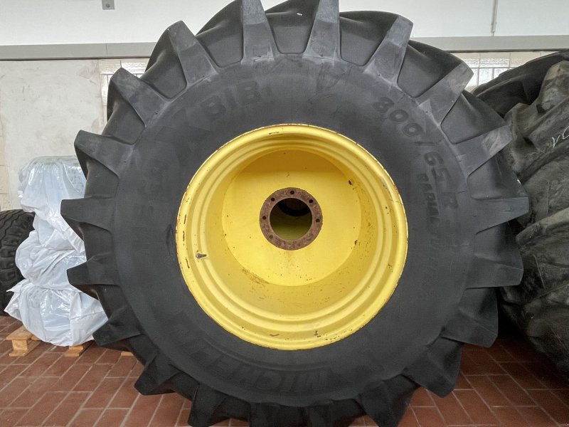 Reifen des Typs Michelin 800/65 R32, Gebrauchtmaschine in Westertimke