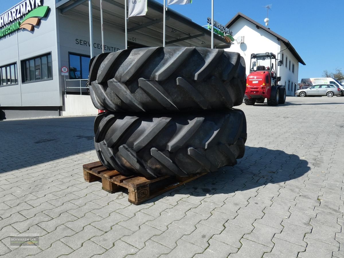 Reifen des Typs Michelin 800/65R32+520/80R26, Neumaschine in Aurolzmünster (Bild 5)