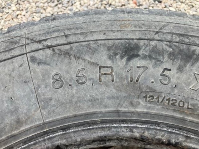 Reifen des Typs Michelin 8.5 R17.5, Gebrauchtmaschine in Tim (Bild 2)