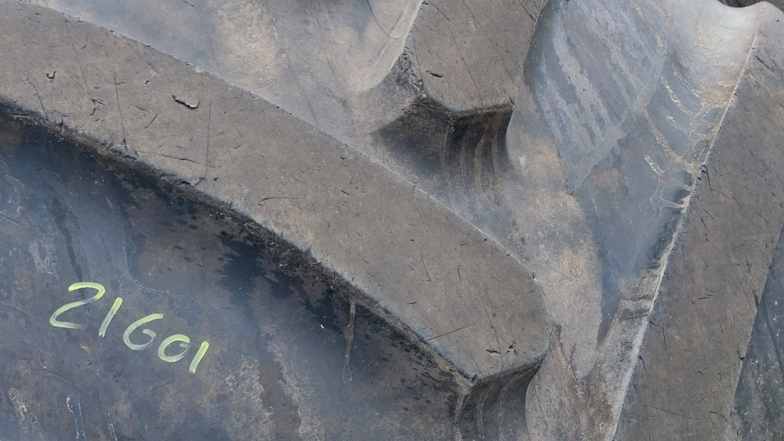 Reifen des Typs Michelin 900/60R42 Axiobib 2, Gebrauchtmaschine in Danmark (Bild 2)