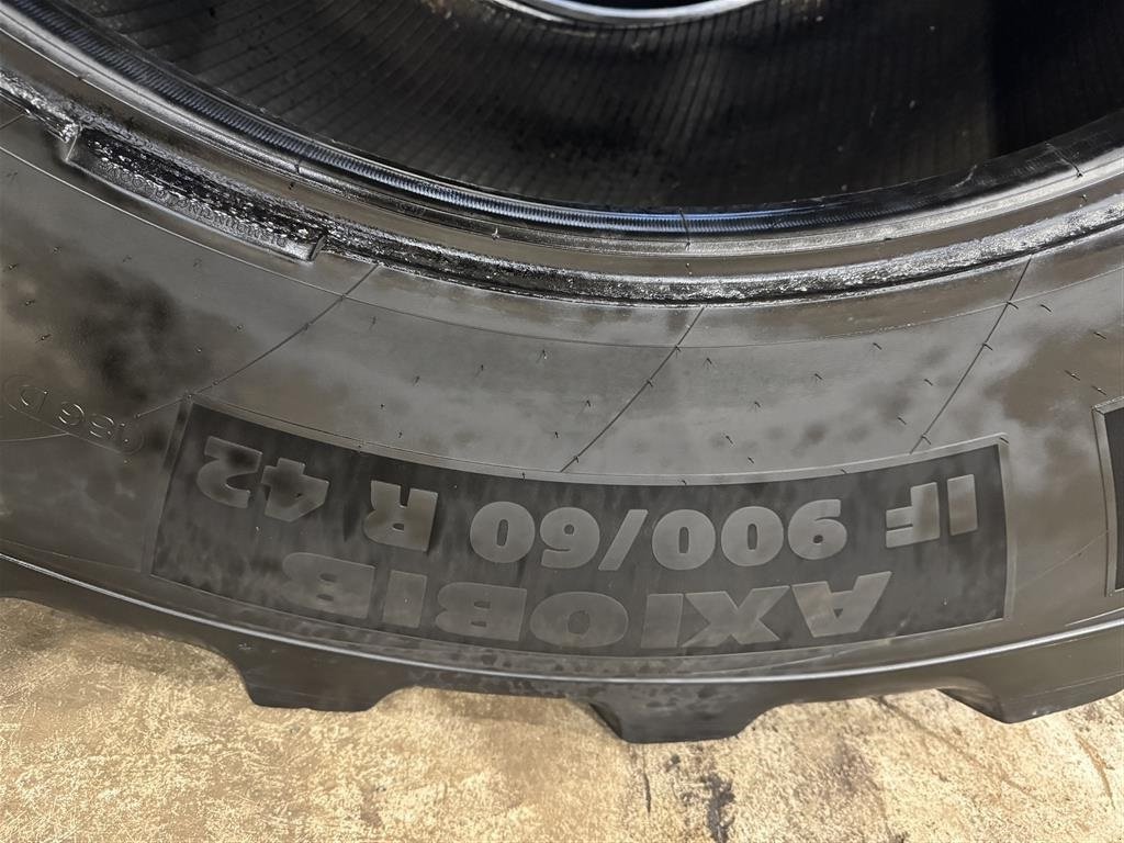 Reifen des Typs Michelin 900/60R42, Gebrauchtmaschine in Haderup (Bild 4)