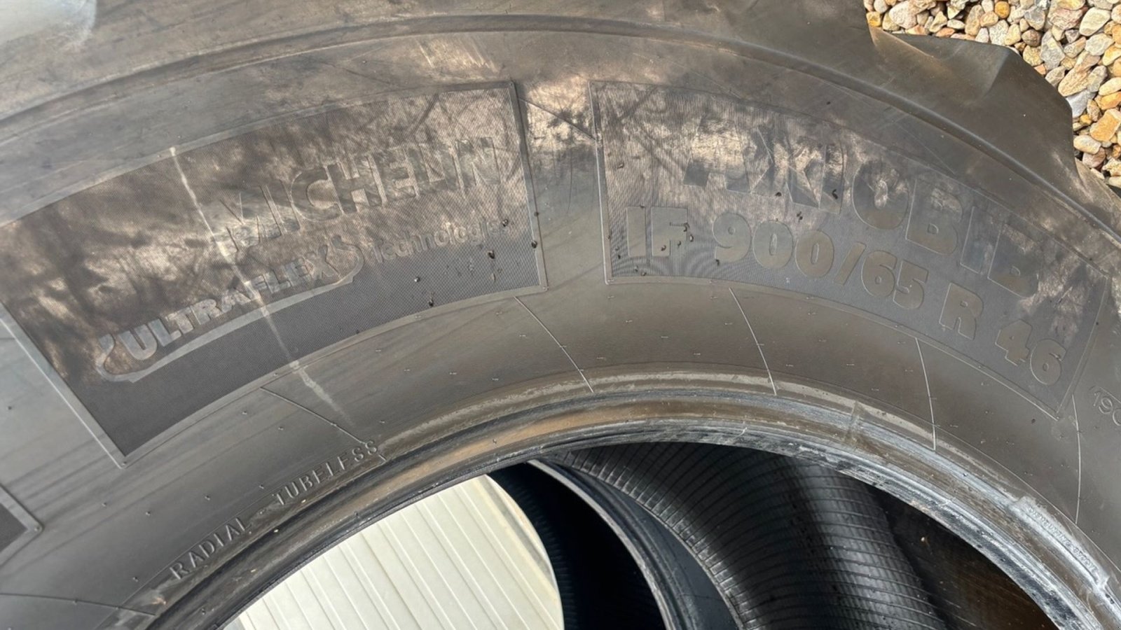 Reifen des Typs Michelin 900/65R46 & 710/60R38, Gebrauchtmaschine in Hejnsvig (Bild 3)