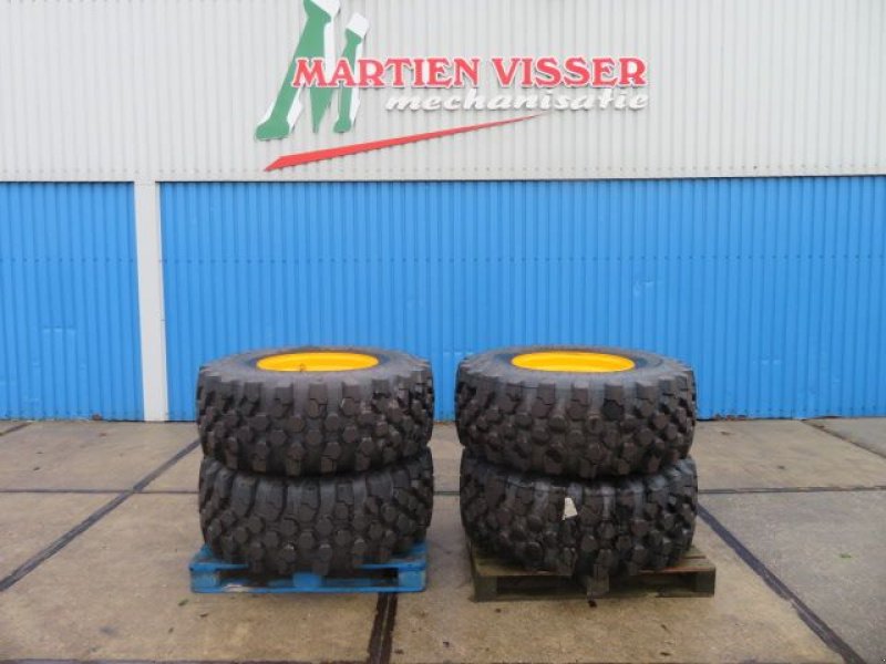 Reifen des Typs Michelin Bibload, Neumaschine in Joure (Bild 1)