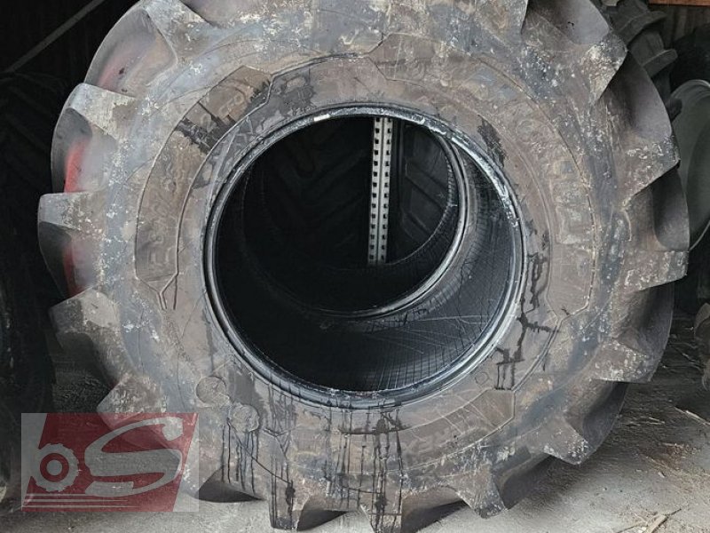 Reifen des Typs Michelin IF 800/65R32, Neumaschine in Offenhausen (Bild 1)