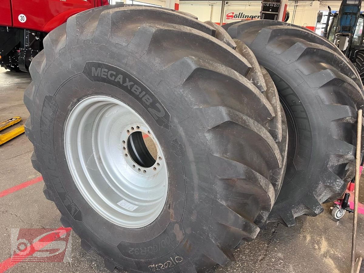 Reifen of the type Michelin MegaXbib, Neumaschine in Offenhausen (Picture 4)