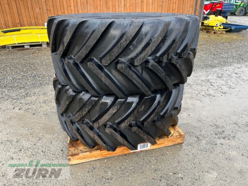 Reifen of the type Michelin VF 600/60 R30 AxioBib 2, Neumaschine in Kanzach