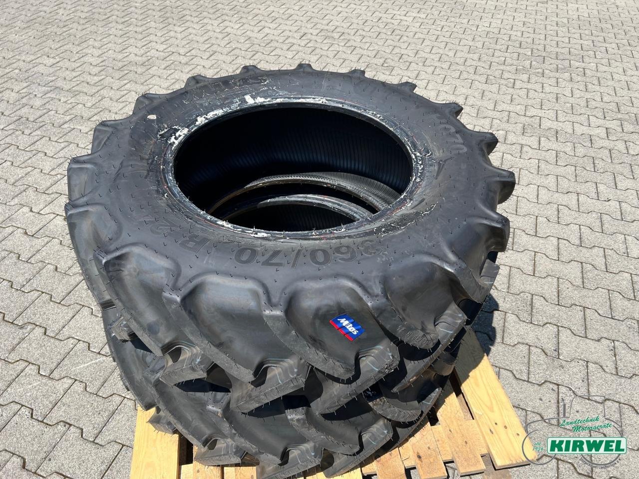 Reifen tip Mitas 360/70 R24 // 265/70 R16, Neumaschine in Blankenheim (Poză 4)