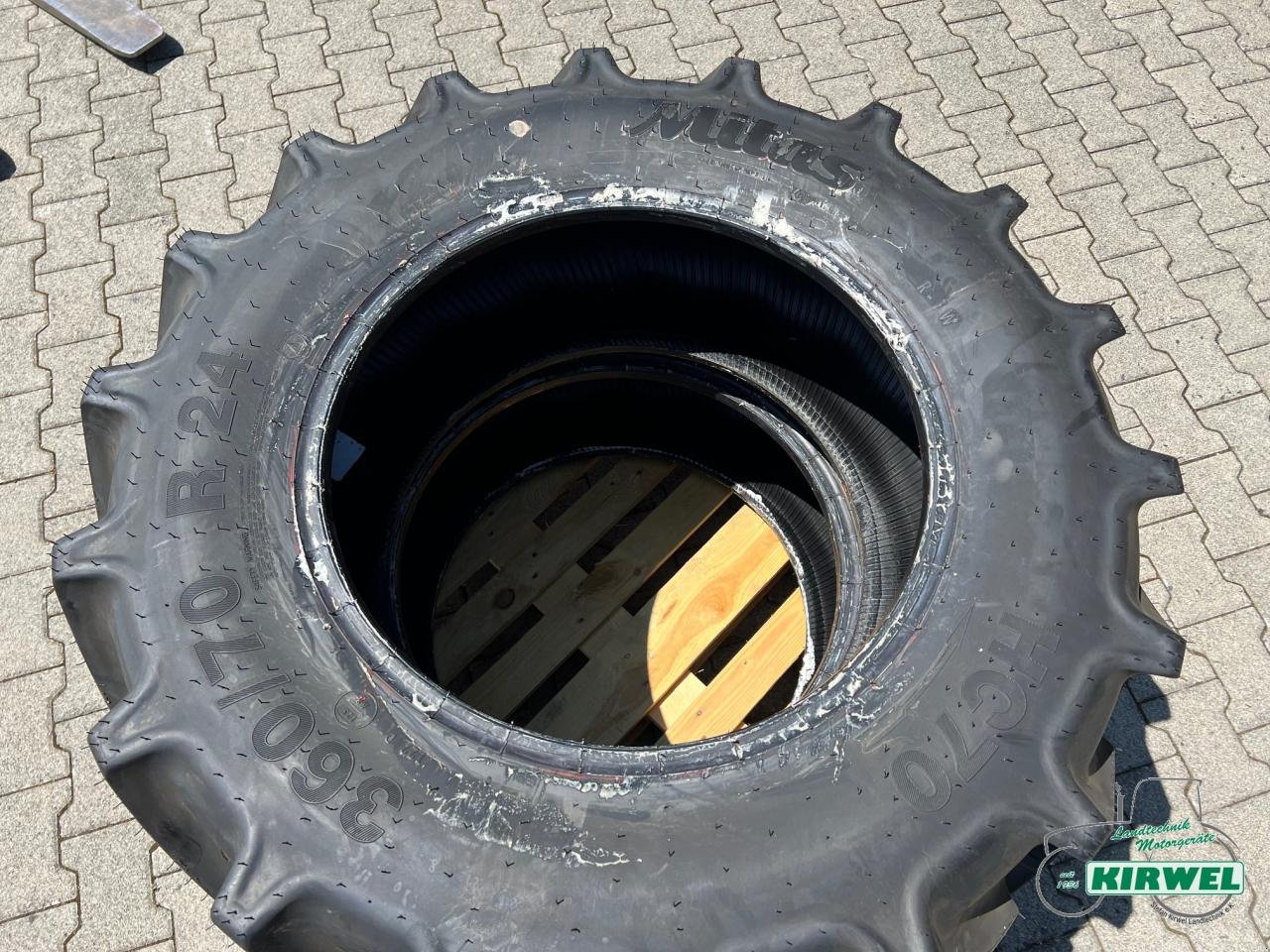 Reifen tip Mitas 360/70 R24 // 265/70 R16, Neumaschine in Blankenheim (Poză 6)