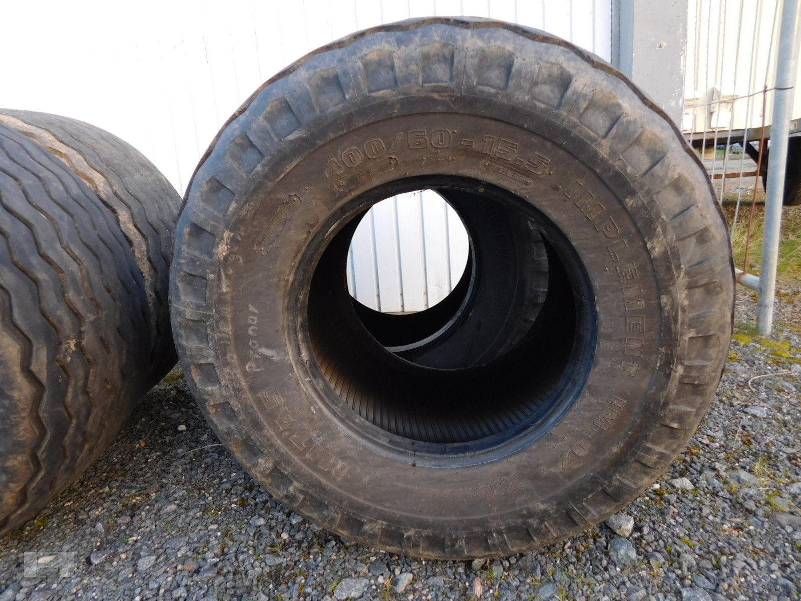 Reifen des Typs Mitas 440/60x15, Gebrauchtmaschine in Gross-Bieberau (Bild 2)