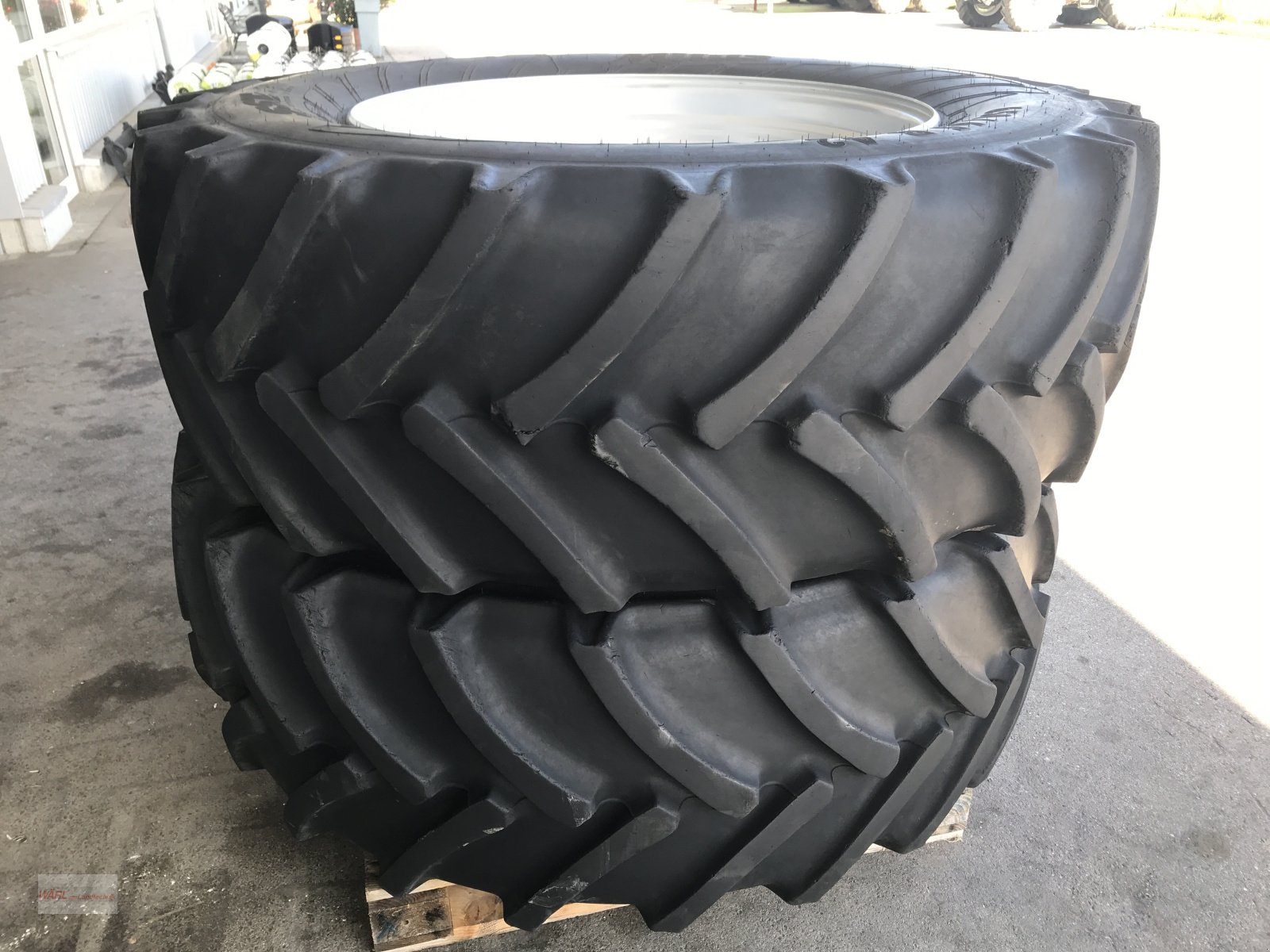 Reifen des Typs Mitas 650/65 R42, Gebrauchtmaschine in Mitterscheyern (Bild 2)