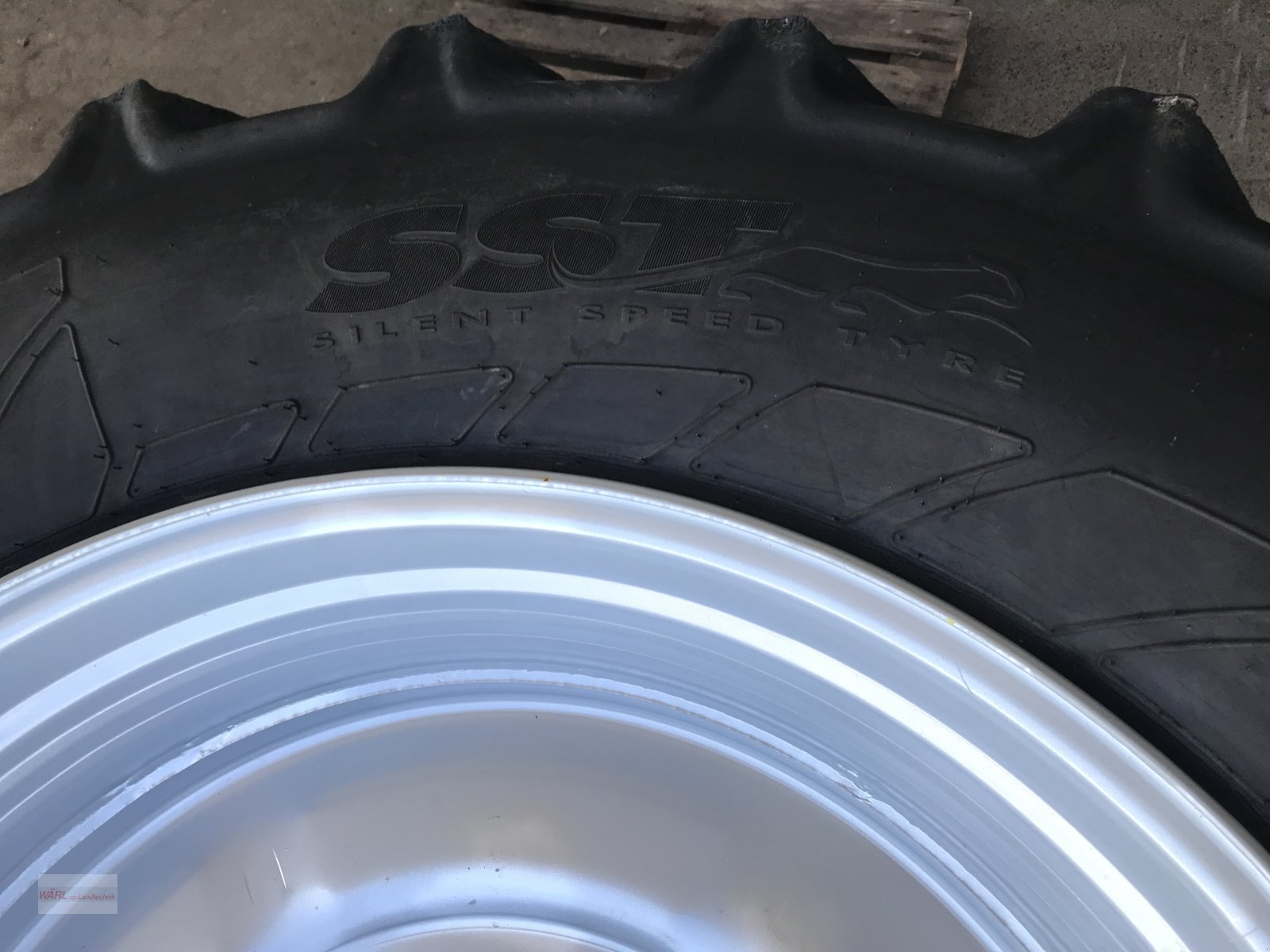 Reifen des Typs Mitas 650/65 R42, Gebrauchtmaschine in Mitterscheyern (Bild 3)