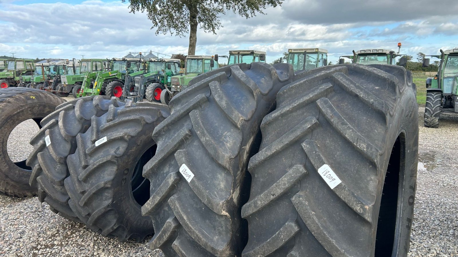 Reifen des Typs Mitas 710/70R42 + 600/70R30, Gebrauchtmaschine in Rødekro (Bild 1)