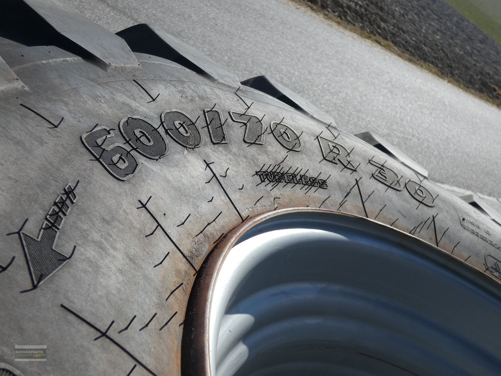 Reifen του τύπου Mitas 710/70R42 zu Krone Big X, Gebrauchtmaschine σε Aurolzmünster (Φωτογραφία 13)