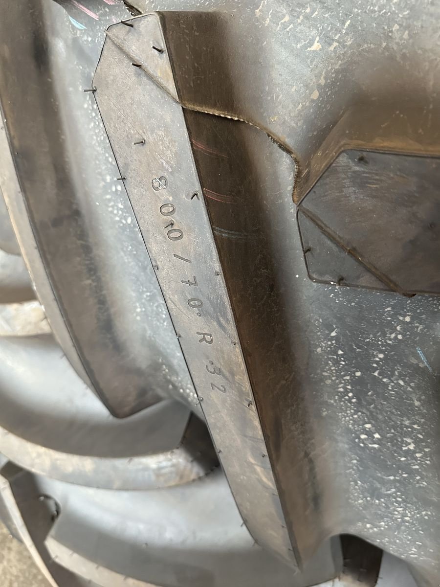 Reifen des Typs Mitas 800/70R32, Neumaschine in Grund (Bild 2)