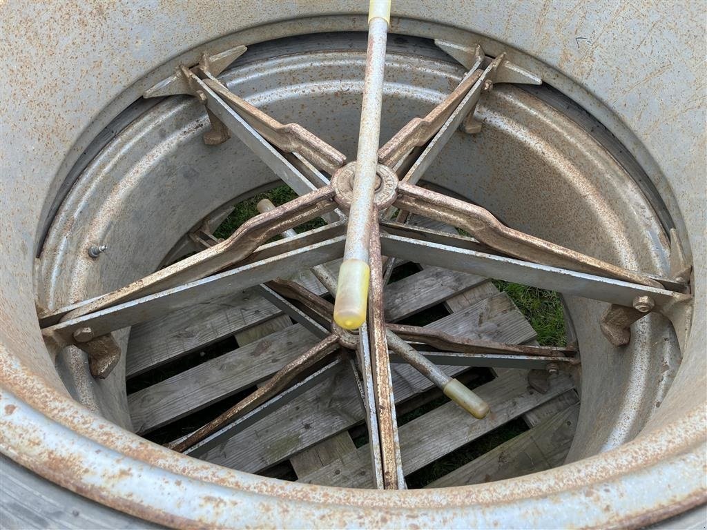 Reifen typu Molcon 16.9x38 5 armet bred, Gebrauchtmaschine v Roskilde (Obrázek 2)