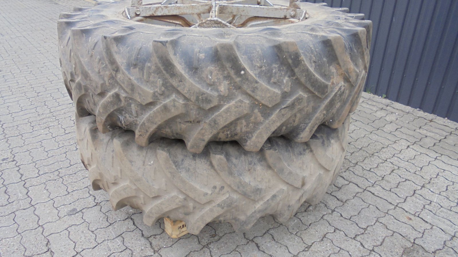 Reifen типа Molcon 18.4-38, Gebrauchtmaschine в Ribe (Фотография 2)