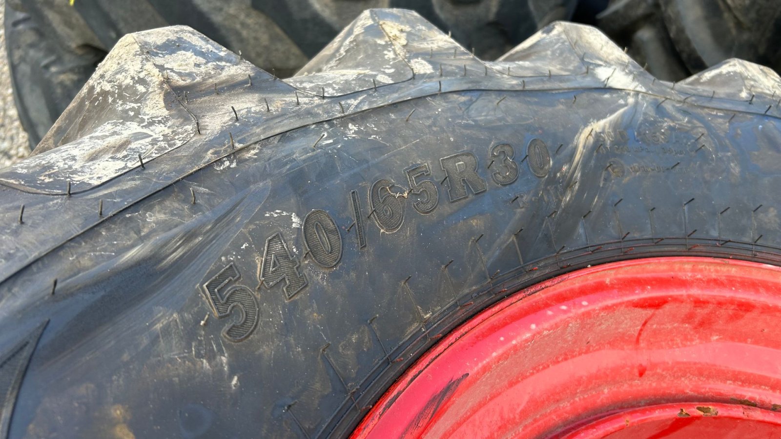 Reifen des Typs MRL 540/65R30-28, Gebrauchtmaschine in Rødekro (Bild 3)