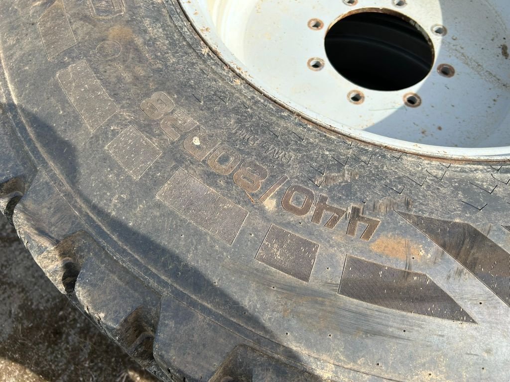 Reifen des Typs Nokian 440/80R28, Gebrauchtmaschine in JOSSELIN (Bild 4)