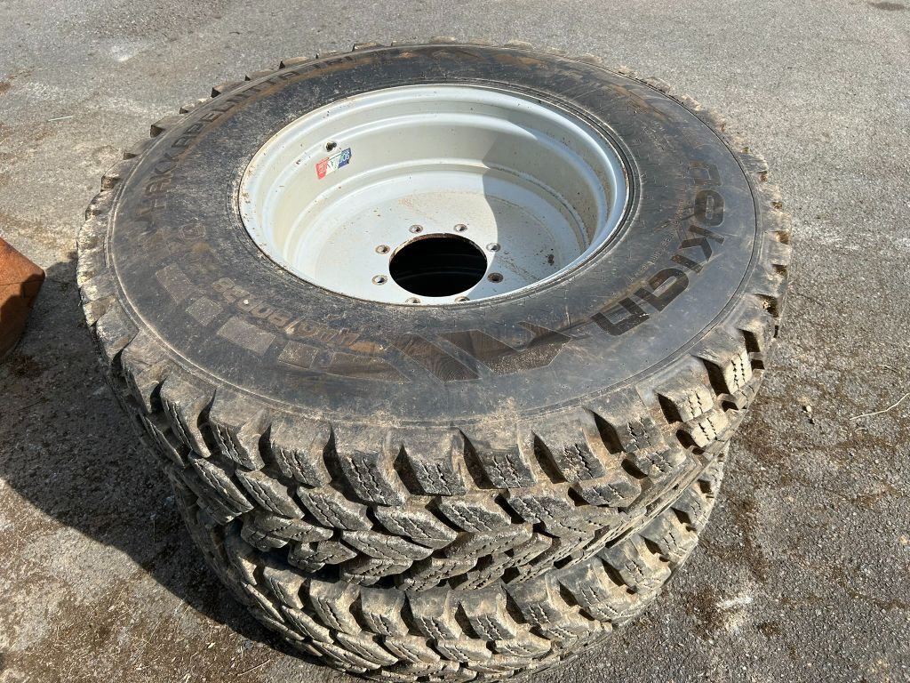 Reifen des Typs Nokian 440/80R28, Gebrauchtmaschine in JOSSELIN (Bild 3)