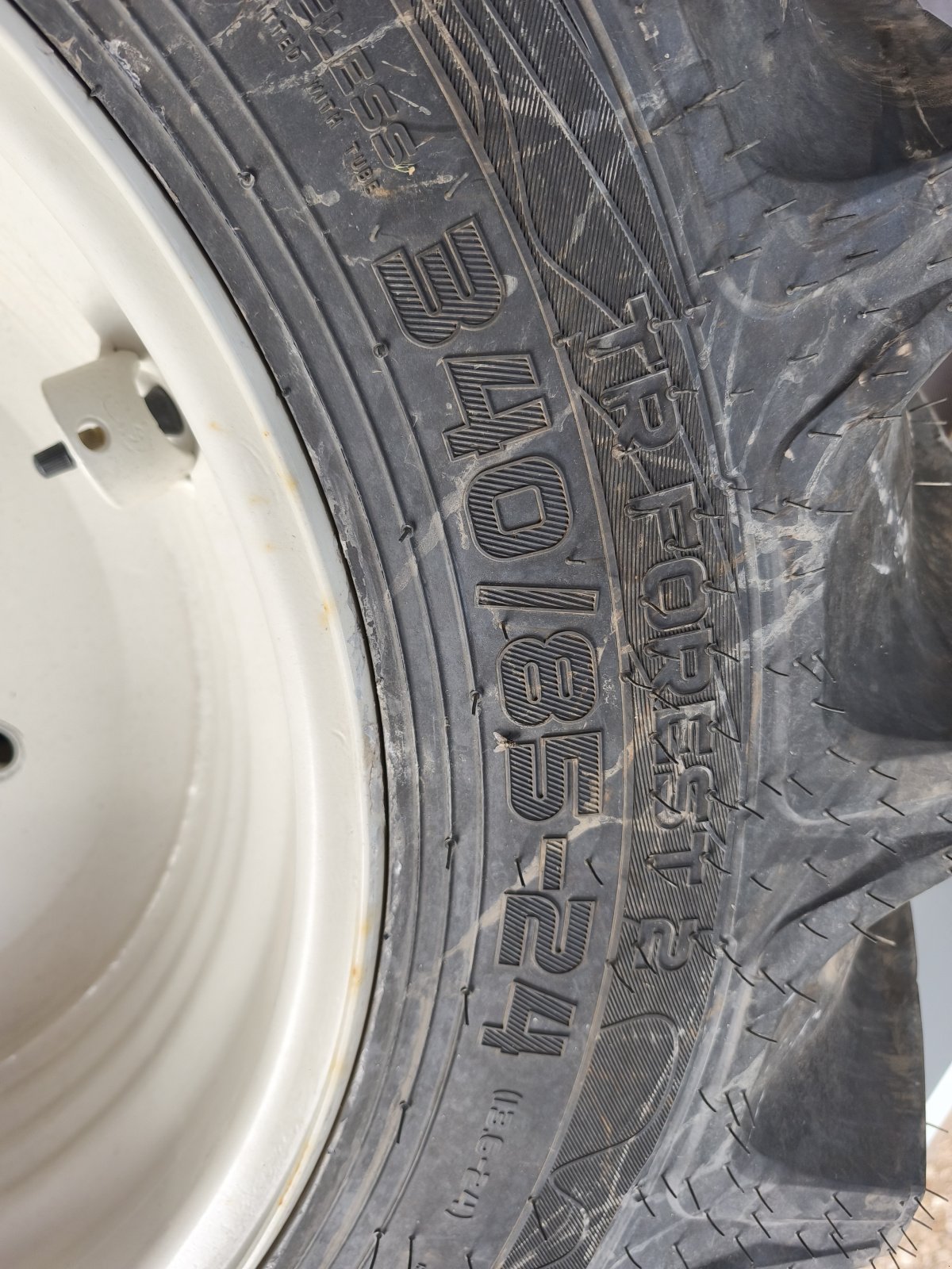 Reifen des Typs Nokian Räder, Neumaschine in Königsdorf (Bild 2)