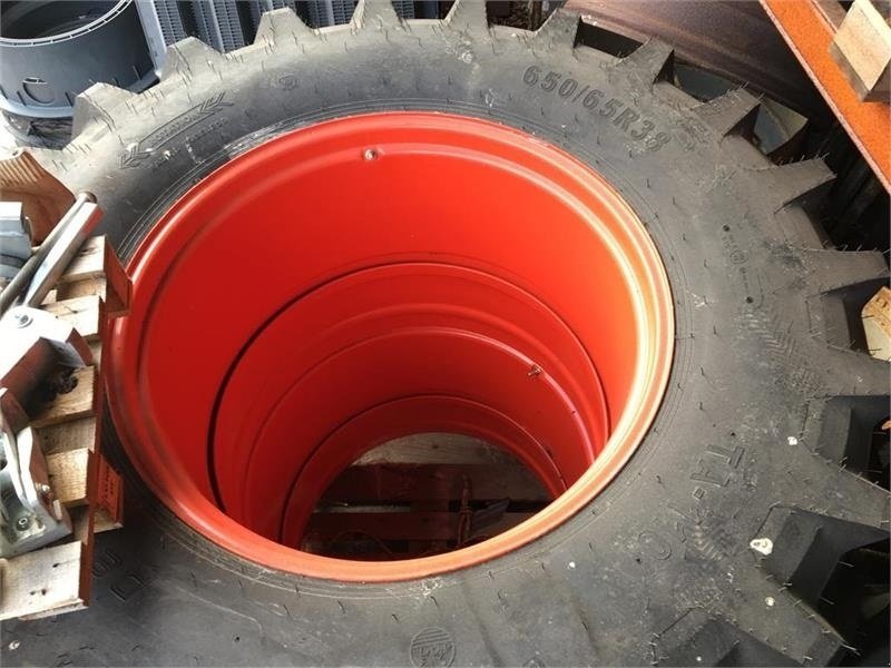 Reifen des Typs Petlas 650/65 R38, Gebrauchtmaschine in Kolding (Bild 3)