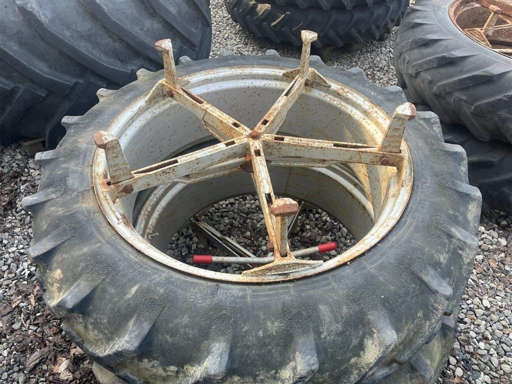 Reifen des Typs Pirelli 12,4R36 Molcon 5 arme bred, Gebrauchtmaschine in Lintrup (Bild 2)