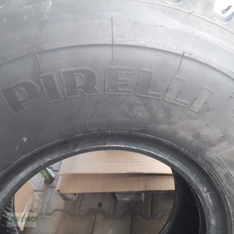 Reifen des Typs Pirelli 14.00 R 20, Gebrauchtmaschine in Langenwetzendorf (Bild 1)