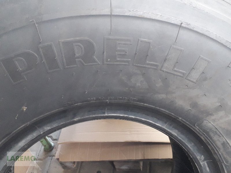 Reifen des Typs Pirelli 14.00 R 20, Gebrauchtmaschine in Langenwetzendorf (Bild 1)