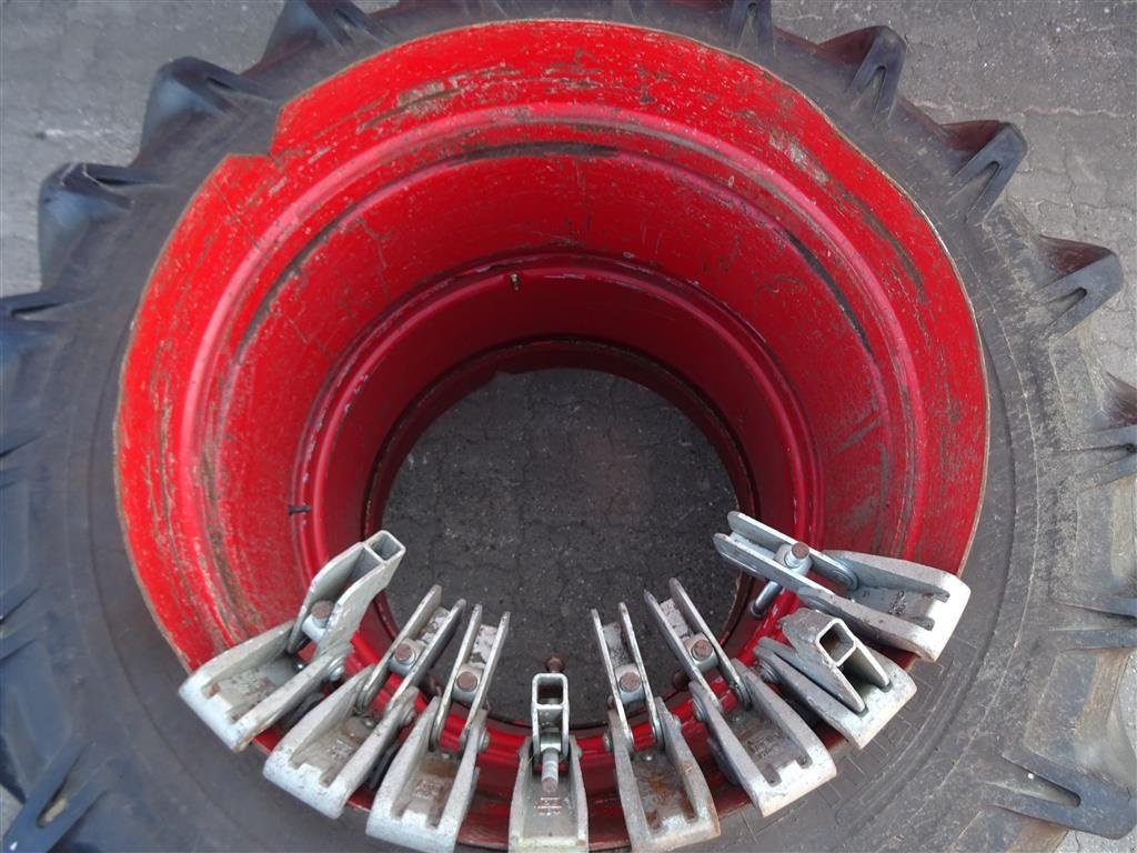 Reifen des Typs Pirelli 18.4/38, Gebrauchtmaschine in Ribe (Bild 6)