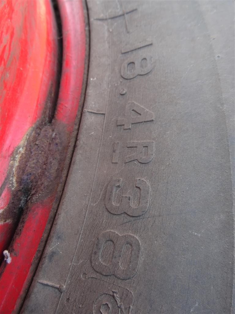 Reifen des Typs Pirelli 18.4/38, Gebrauchtmaschine in Ribe (Bild 4)
