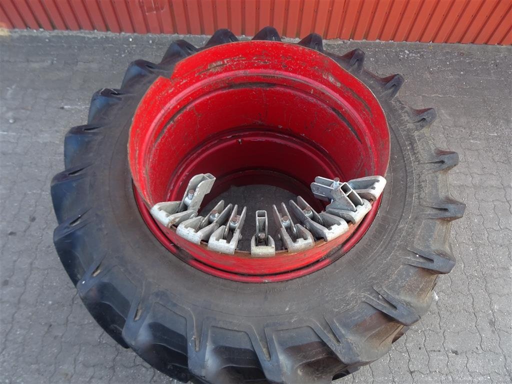 Reifen des Typs Pirelli 18.4/38, Gebrauchtmaschine in Ribe (Bild 5)