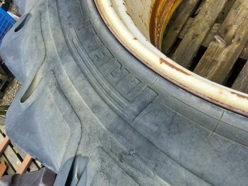 Reifen del tipo Pirelli 18.4 R38 hvid, Gebrauchtmaschine In Tinglev (Immagine 1)