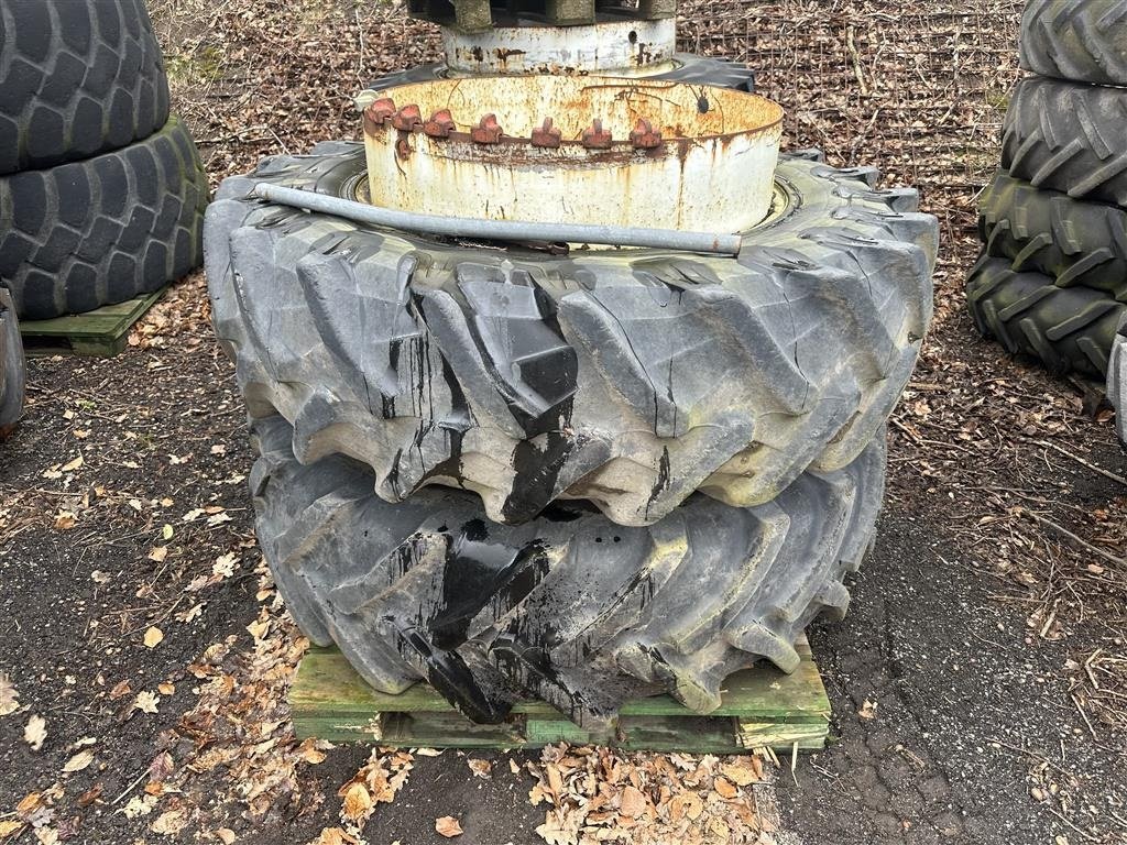 Reifen des Typs Pirelli 18.4 R38, Gebrauchtmaschine in Gjerlev J. (Bild 1)