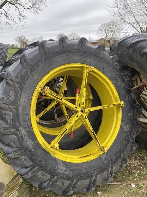 Reifen typu Pirelli 18.4 R38, Gebrauchtmaschine v øster ulslev (Obrázek 1)