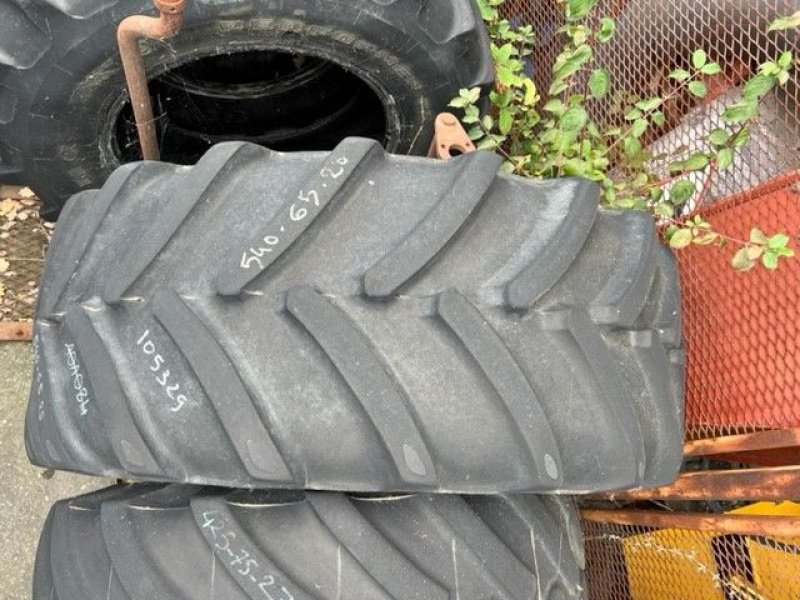 Reifen des Typs Pirelli 2 pneus pirelli 540/65R28 70%, Gebrauchtmaschine in Montauban (Bild 1)