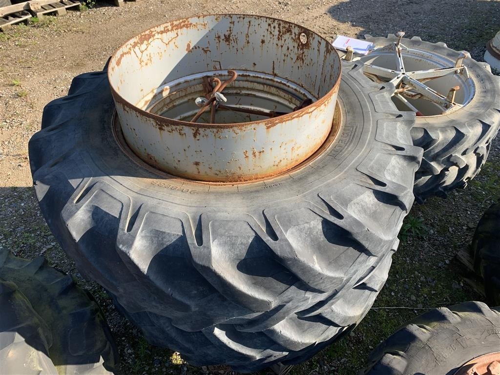 Reifen типа Pirelli 20.8 R38 4 låse pr hjul., Gebrauchtmaschine в Tinglev (Фотография 1)