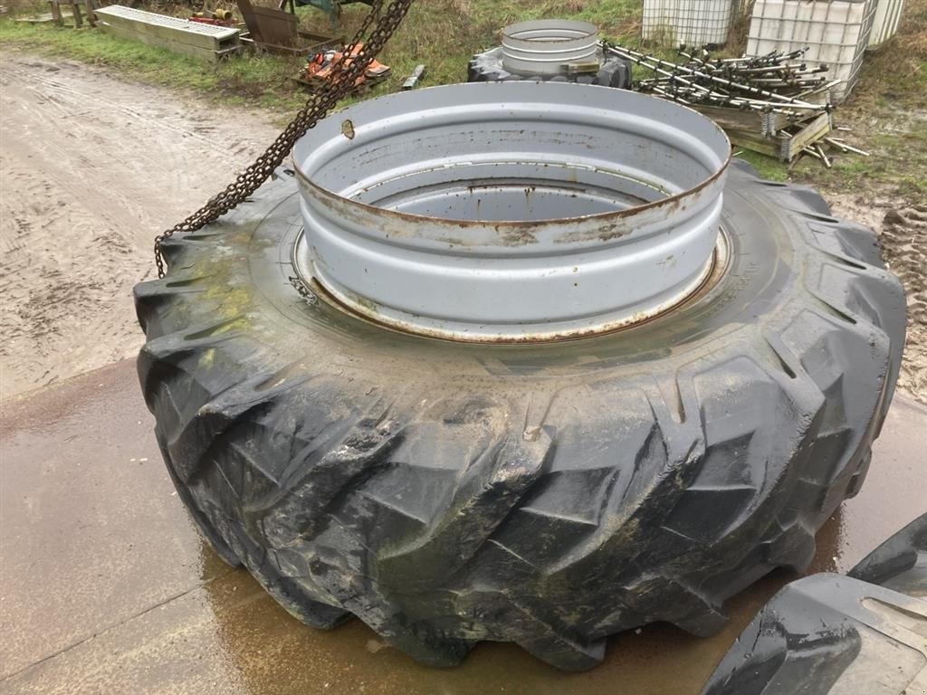 Reifen a típus Pirelli 20.8 R38 Der medfølger 4 stk. Låse/arme, Gebrauchtmaschine ekkor: øster ulslev (Kép 2)