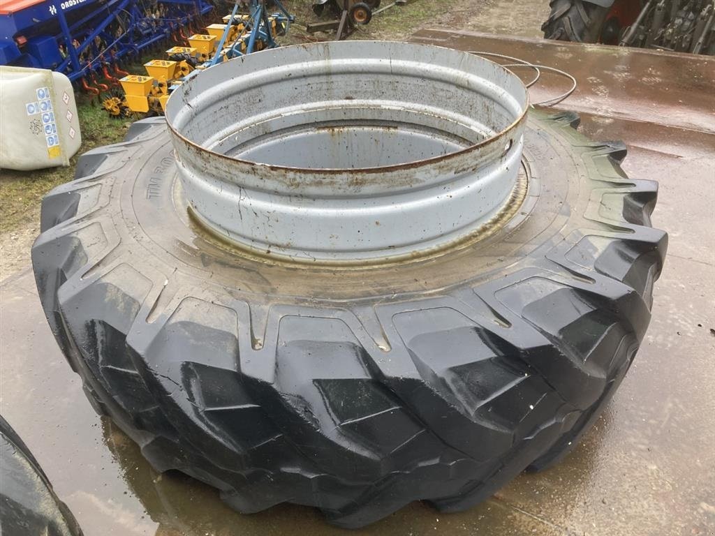 Reifen a típus Pirelli 20.8 R38 Der medfølger 4 stk. Låse/arme, Gebrauchtmaschine ekkor: øster ulslev (Kép 3)