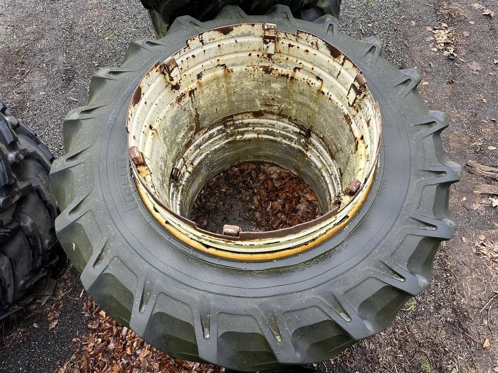Reifen des Typs Pirelli 20.8 R38, Gebrauchtmaschine in Gjerlev J. (Bild 2)